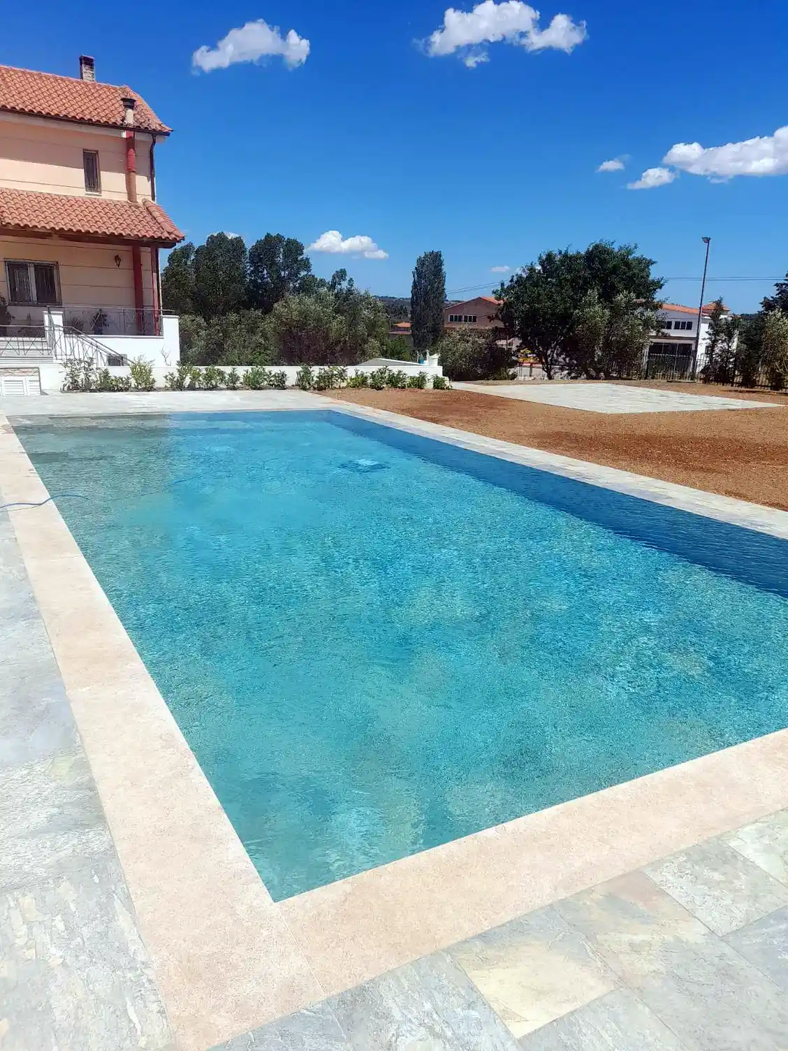 Ολοκληρωμένη πισίνα κατοικίας από τη Bush Pools